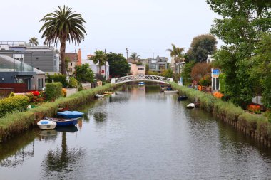 VENICE, Los Angeles, California - 14 Mayıs 2019: Venedik Kanalları, Venedik Sahili 'nin Tarihi Bölgesi, Kaliforniya