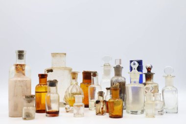 Eczane, eski antika ilaçlar.