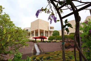 Los Angeles, Kaliforniya - 10 Mayıs 2019: Los Angeles 'taki Getty Center Müzesi' nin Bahçesi