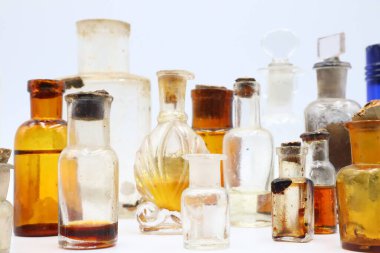 Eczane, eski antika ilaçlar.