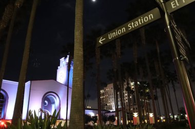 Los Angeles, Kaliforniya - 16 Mayıs 2019: Geceleyin Los Angeles Birlik İstasyonu