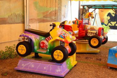 Chieti, İtalya 1 Haziran 2022: Bozuk para arabası çocuk oyuncağı