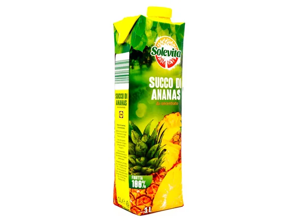 Pescara Itálie Dubna 2020 Solevita Ananas Ovocná Šťáva Prodávaná Řetězcem — Stock fotografie