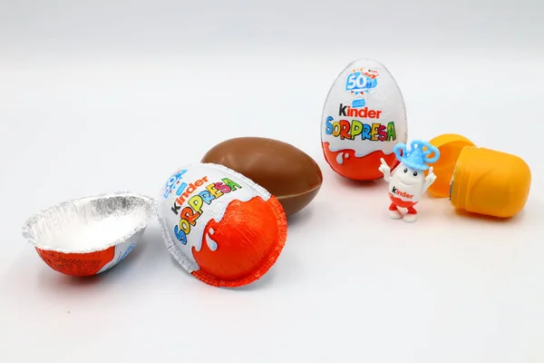 Pescara Ιταλία Μαρτίου 2019 Kinder Έκπληξη Αυγά Σοκολάτας Kinder Έκπληξη — Φωτογραφία Αρχείου
