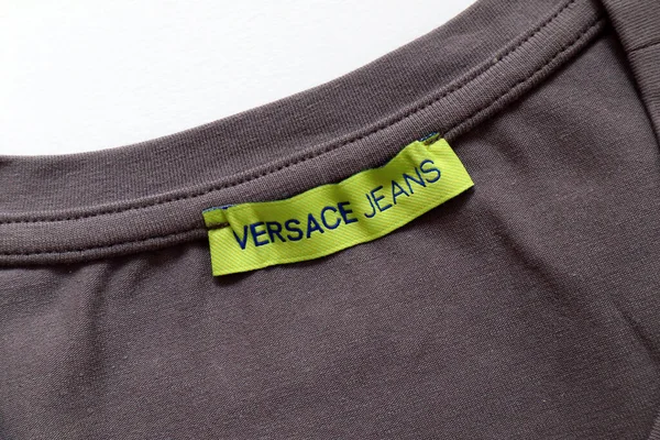 Roma Itália Setembro 2022 Etiqueta Uma Camiseta Versace Jeans Uma — Fotografia de Stock