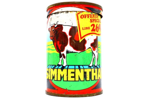 2019年8月19日 意大利佩斯卡拉 Simmenthal Vintage Tin Can Simmenthal是波尔顿食品在果冻中生产煮沸牛肉的品牌 — 图库照片