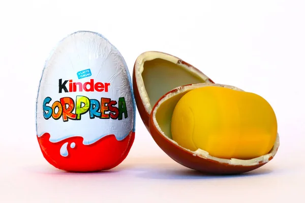 Pescara Itálie Února 2019 Kinder Surprise Chocolate Eggs Kinder Surprise — Stock fotografie