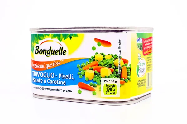 stock image Pescara, Italy - March 10, 2020: peas, potatoes and carrots produced by Bonduelle