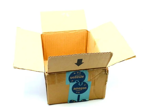 Amazon Paket Kutusu Teslimatı — Stok fotoğraf