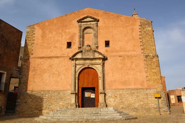 Erice, Sicilya (İtalya) - 3 Temmuz 2022: San Giuliano Kilisesi