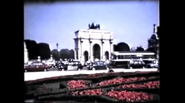 Paris, Fransa 1960 'lar Arc de Triomphe Du Atlıkarınca, Sokak, Otobüs, Arabalar, Vintage 8mm
