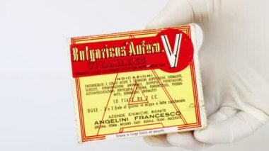 Roma, İtalya 18 Şubat 2022: 1952 tarihli Vintage Lactobacillus BULGARICUS ANFERA Lactic Actic Bacteria Probiotik Probiotic Mantured in Italy by ACRAF ANGELINI FRANCESCO - Ancona