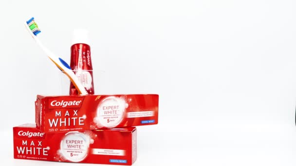 Ρώμη Ιταλία Αυγούστου 2019 Colgate Max White Toothpaste Produced Colgate — Αρχείο Βίντεο