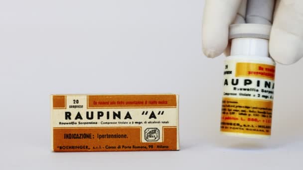 Roma Itália Fevereiro 2022 Vintage 1950S Raupina Sedaraupina Medicamentos Com — Vídeo de Stock
