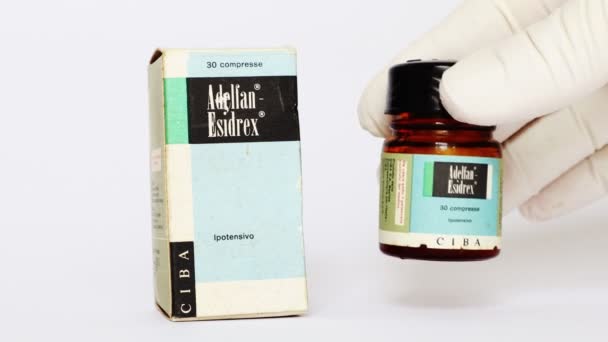 Milán Italia Marzo 2022 Vintage 1950S Adelfan Esidrex Ciba Medicina — Vídeos de Stock