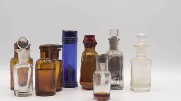 维多利亚时代1800年代老式药瓶的成分 — 图库视频影像