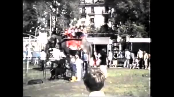 Elephant Riding Tours 8Mm Vintage Jaren 1970 Film — Stockvideo