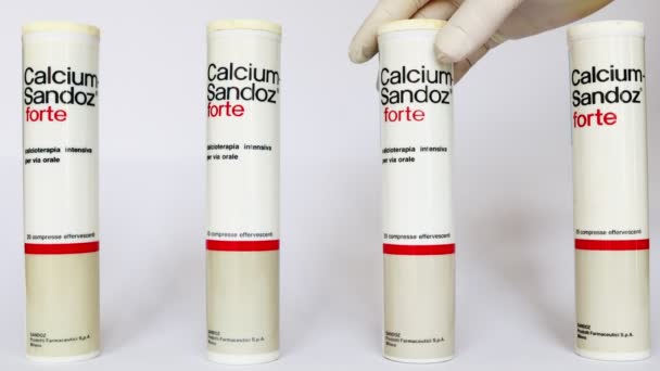 Rzym Włochy Lutego 2022 Vintage 1984 Calcium Sandoz Musujące Tabletki — Wideo stockowe