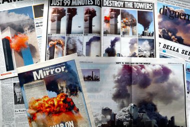 New York, ABD Eylül 2001: Uluslararası Gazeteler 11 Eylül 2001 saldırısıyla ilgili başlıklar