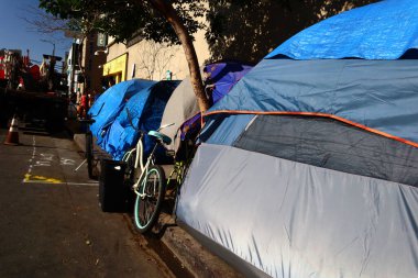 Los Angeles, Kaliforniya - 11 Ekim 2019 Los Angeles şehir merkezinde evsiz