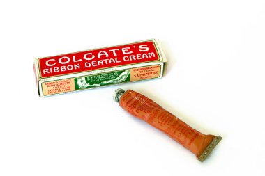 Roma, İtalya 17 Şubat 2022: Eski 1910 'lar COLGATE' in Kurdele Diş Kremi Diş macunu