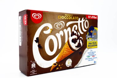 Pescara, İtalya 18 Aralık 2019 Cornetto Algida Dondurması. Cornetto Algida Unilever 'in bir markasıdır.