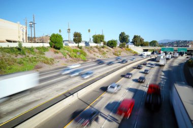 Los Angeles, California - 5. Otoyol 'da trafik N Broadway' den I-5 Otoyolu manzarası