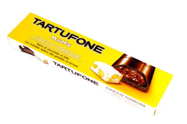 Pescara, İtalya - 31 Mayıs 2020: Tartufone, Nougat Chocolate bar Yapımcısı Motta