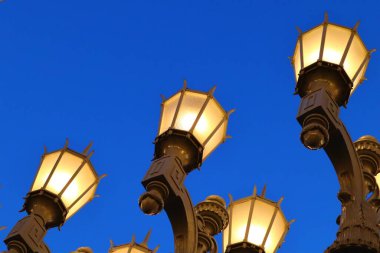 LOS ANGELES, California - 20 Mayıs 2019: Los Angeles İlçe Sanat Müzesi 'nde Chris Burden' ın bir heykeli