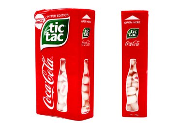 Pescara, İtalya, 26 Aralık 2019: COCA-COLA ile sınırlı sayıda TIC TAC üretimi. Tic Tac, Ferrero, Coca-Cola ve Coca-Cola 'nın markasıdır..