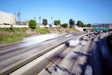 Los Angeles, California - 5. Otoyol 'da trafik N Broadway' den I-5 Otoyolu manzarası