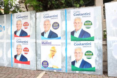 Pescara, İtalya - 7 Mayıs 2019: EUROPEAN PARLIAMENT VE ADMINISTRATIVE ELEKsiyonları İçin Seçim Duvarı Posterleri 26 Mayıs 2019