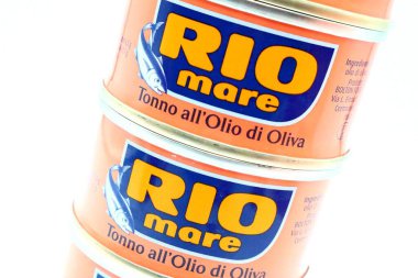 Pescara, İtalya 18 Ağustos 2019: Zeytin yağında konserve RIO MARE Tuna. Rio Mare, Bolton Food 'un bir markasıdır.