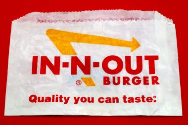 Hollywood, California - 3 Aralık 2019: IN-N-Out Burger, Amerika Fast Food Restoranlar zinciri.