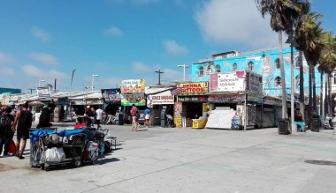 VENICE, Los Angeles, California - 6 Eylül 2018: Venedik Plajı Sahili Sahili manzarası
