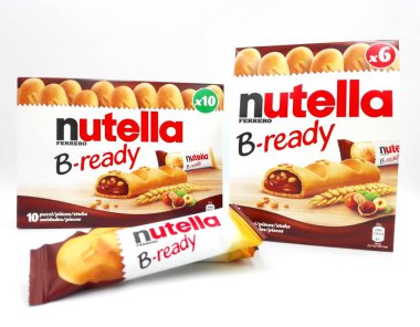 Pescara, İtalya 8 Şubat 2019: NUTELLA B-hazır aperatif, Ferrero tarafından üretilen İtalyan çikolatalı kreması Nutella ile dolu.