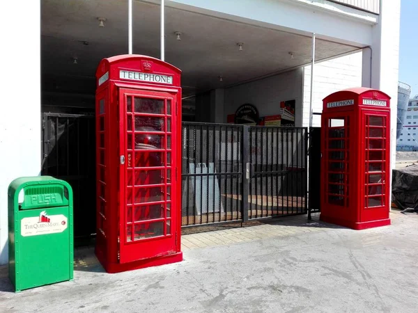 Long Beach Каліфорнія Вересня 2018 Red British Telephone Box Queen — стокове фото