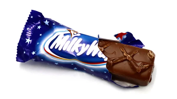 2021年11月9日 意大利罗马 Milky Way巧克力条 白色背景 银河系是火星公司的一个品牌 — 图库照片