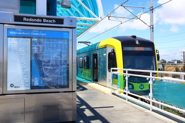 stock image Los Angeles, California - May 21, 2019: view of Los Angeles Metro Rail Green Line in Redondo Beach Station