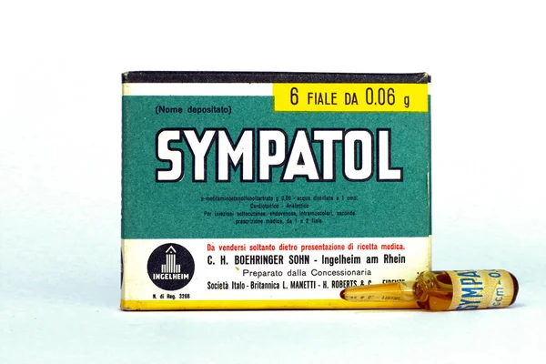 2022 Vintage 1950 Sympatol 아드레날린 박스의 순환을 개선하기 진통제를 — 스톡 사진