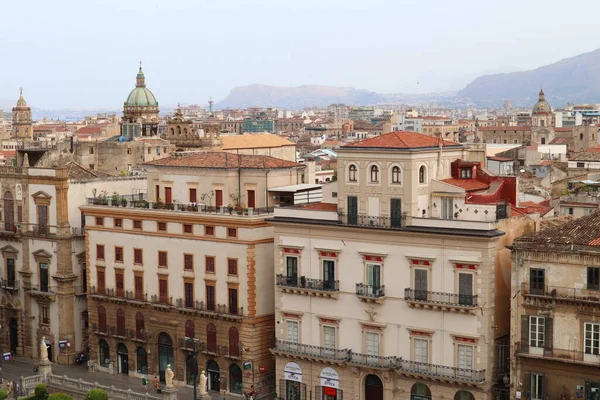 Palermo, Sicilya (İtalya) 1 Temmuz 2022: Palermo Katedrali 'nden panoramik manzara