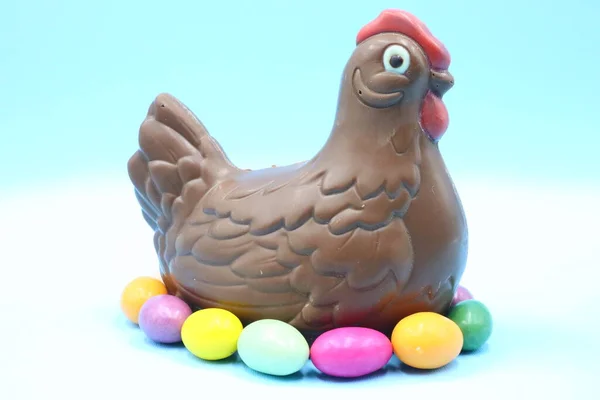 Easter Chocolate Chicken Composition — Stock Photo, Image