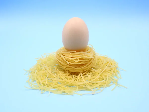 Funny Easter Egg Composition Nest Pasta — Stock Photo, Image