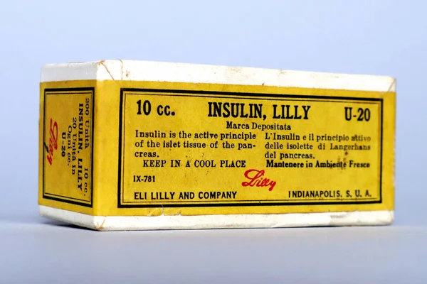 stock image Rome, Italy  November 13, 2021: Vintage 1930s INSULIN Lilly U-20, 10cc, 200 Units. Eli Lilly and Company, Indianapolis - USA