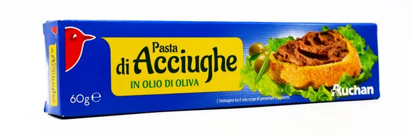 イタリアペスカーラ2021年2月15日 Auchanのスーパーマーケットチェーンが販売するアンチョビペースト — ストック写真