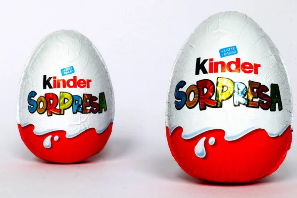 Pescara Itália Fevereiro 2019 Kinder Surprise Chocolate Eggs Kinder Surprise — Fotografia de Stock