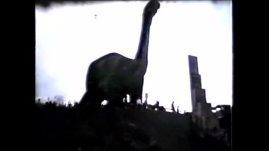 The Lunaparktaki Dinozor (8mm Vintage 1970 'lerin Filmi)