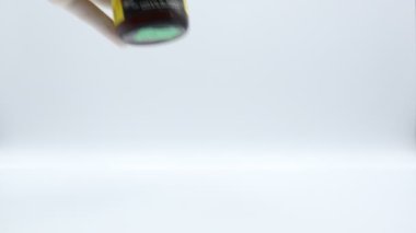 Pescara, İtalya - Nisan 06, 2019: 1960 TERRAMYCIN Pfizer EGG eski. Pulletler için Oxytetracycline Antibiyotik ve Vitamin formülasyonu. Chas tarafından Amerika 'da üretildi. PFIZER & Co. Brooklyn N.Y.