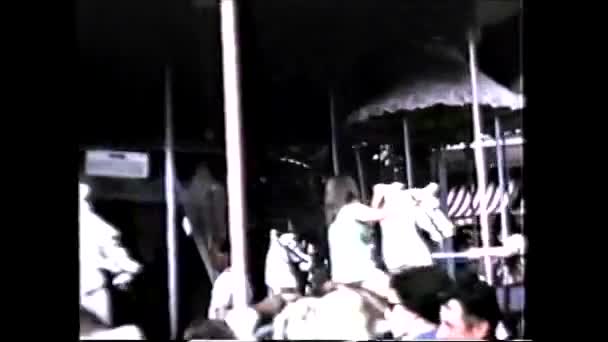 Parque Atracciones 1960 Horse Carousel Vintage 8Mm — Vídeos de Stock
