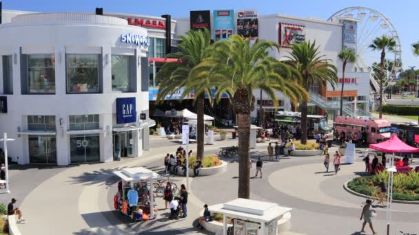 Long Beach Los Angeles California October 2019 Pike Outlets Shopping — Stock Video